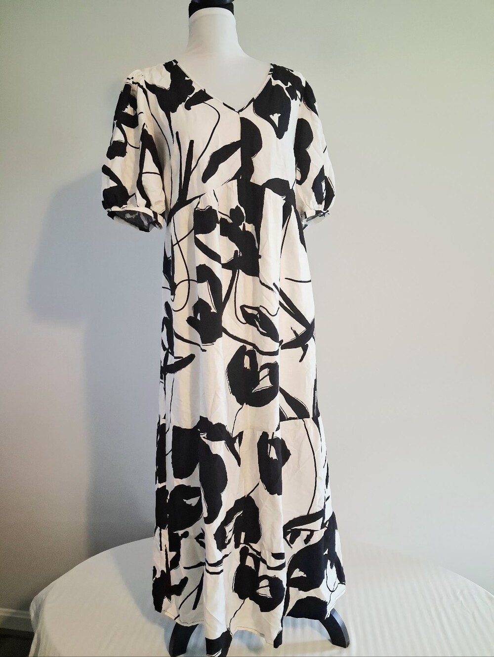 Black And White Maxi Dress With Back Belt Tie Size Med